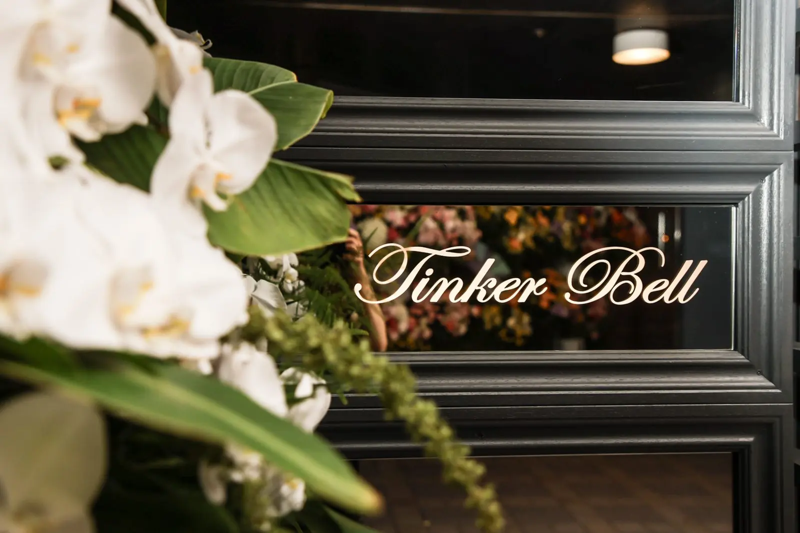 Tinker Bell の看板
